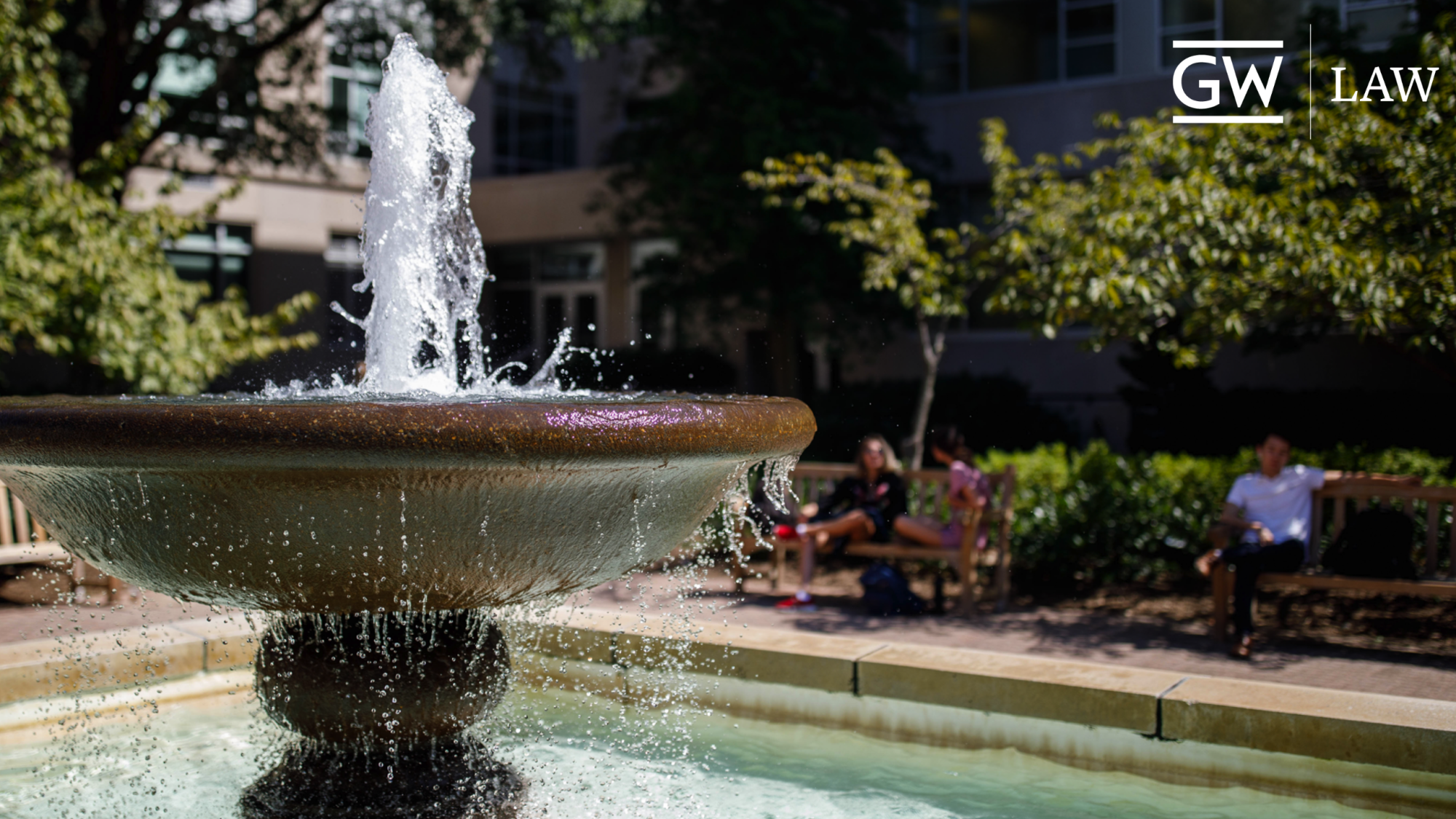 Fountain zoom background