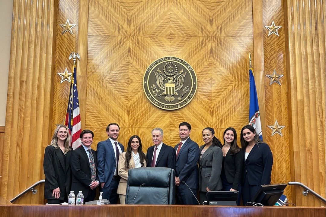 GW Law students in the Access to Justice-Prisoner Rights Division Clinic pose at the Aberdeen VA court house after participating in a trial.