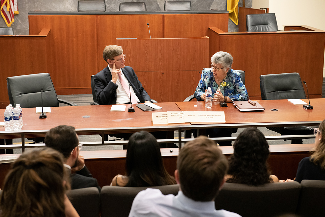 Professor Sean D. Murphy speaks with Judge Elizabeth Odio Benito.