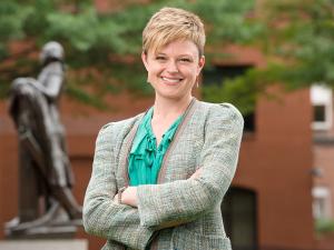 Photo of Senior Associate Dean for Academic Affairs Emily Hammond