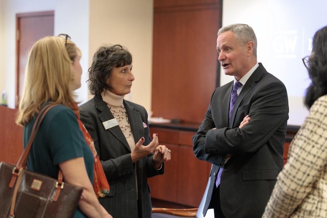LTG Berger talks to Dean Lisa Schenck. 
